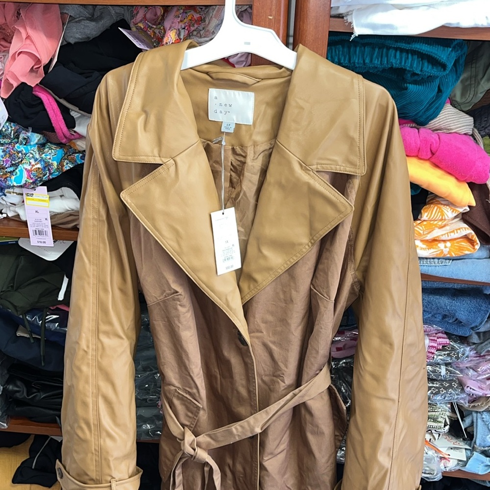 Women’s jacket - Picture 4 of 5